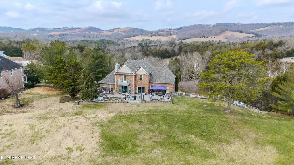 205 Links Court Tazewell TN 37879