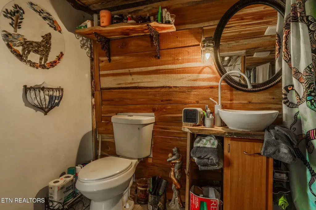 1563 Raven Hill Road Tazewell TN 37879
