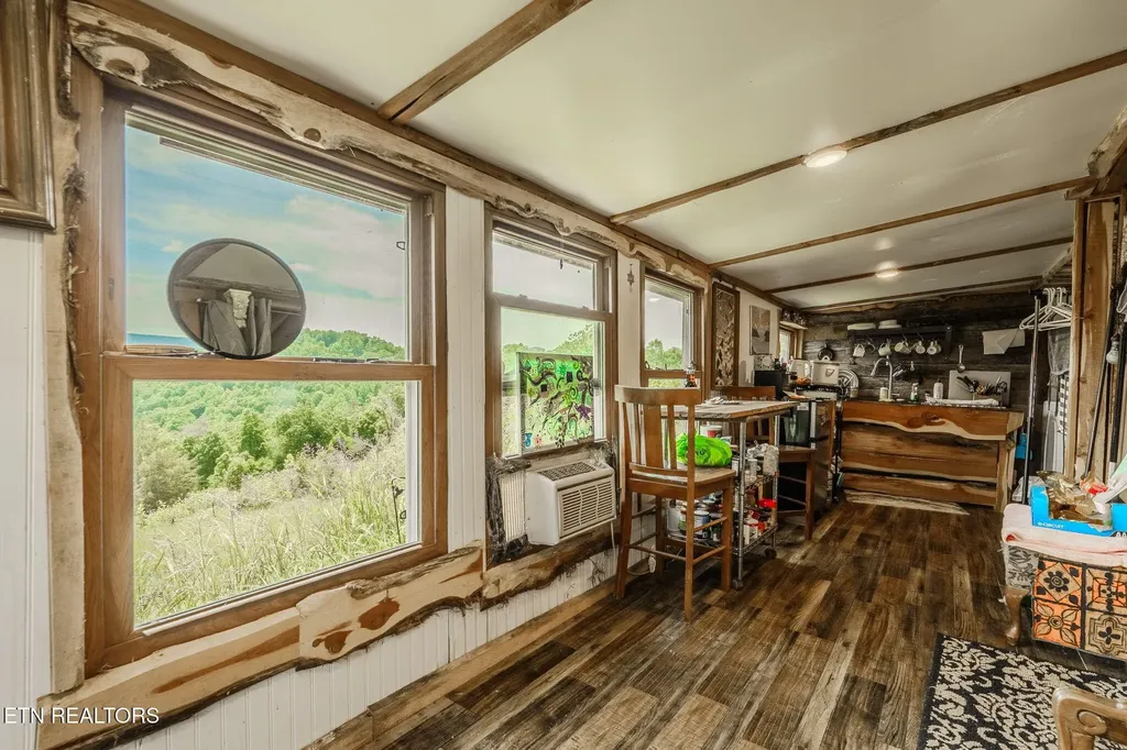 1563 Raven Hill Road Tazewell TN 37879