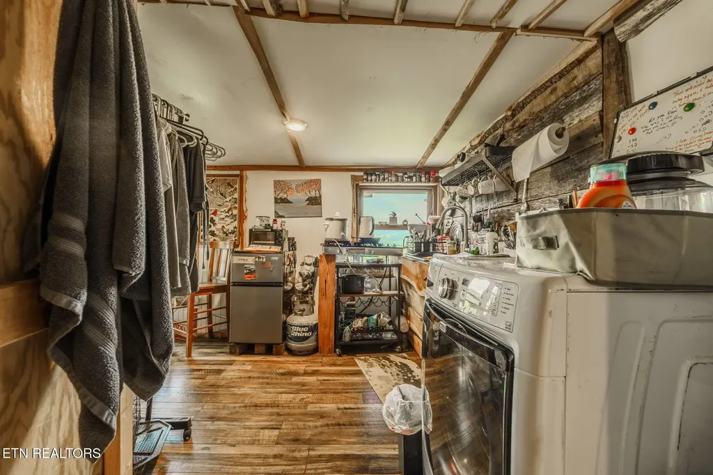 1563 Raven Hill Road Tazewell TN 37879