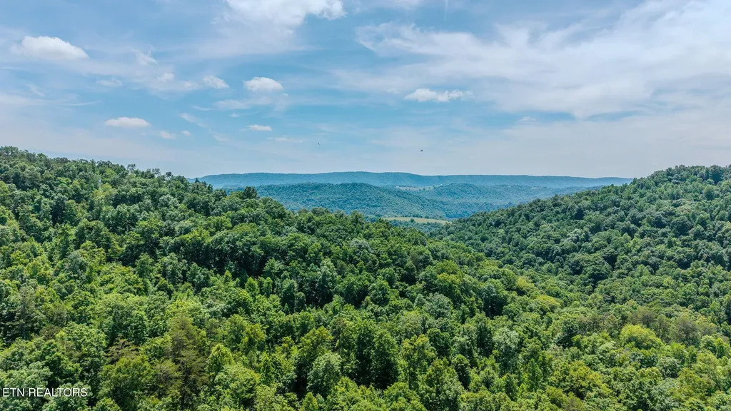 1563 Raven Hill Road Tazewell TN 37879