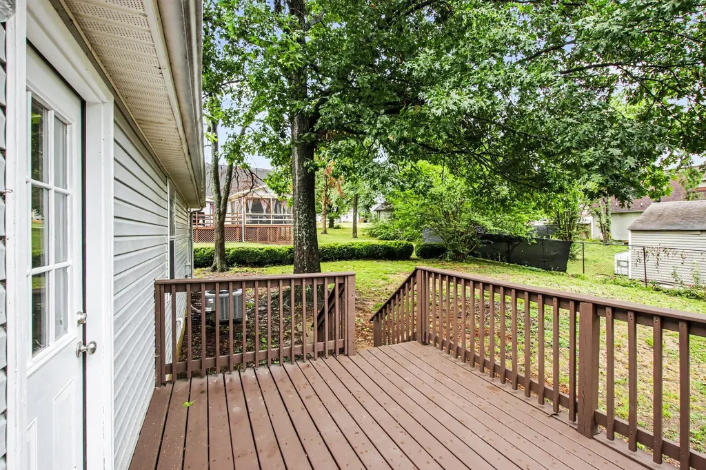 203 Blue Lake Lane La Vergne TN 37086