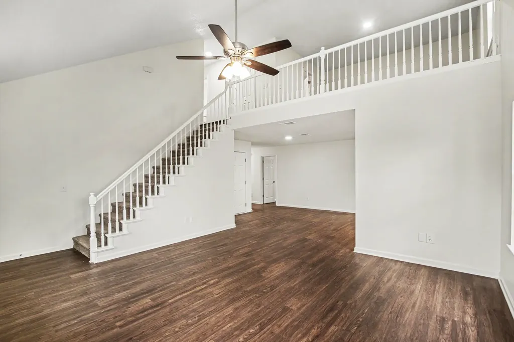 203 Blue Lake Lane La Vergne TN 37086