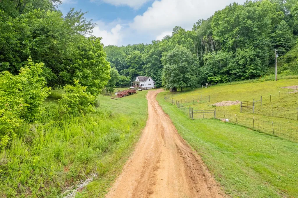 2650 Haywood Hollow Road Columbia TN 38401
