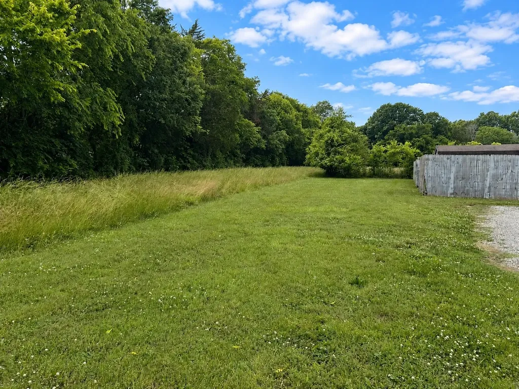 1788 Seavy Hight Road Columbia TN 38401