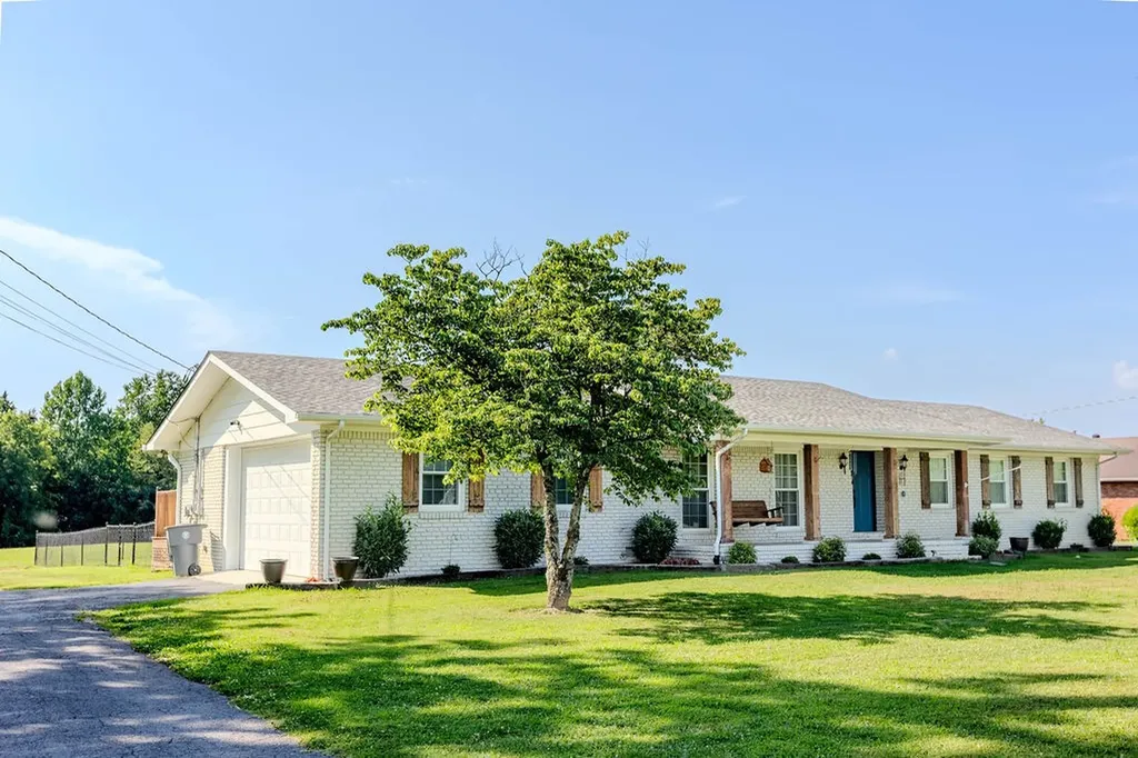 1106 S Chancery Street Mcminnville TN 37110