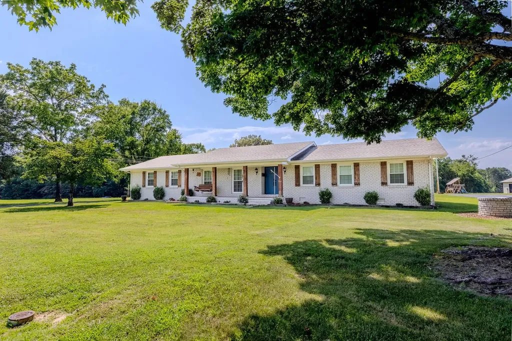 1106 S Chancery Street Mcminnville TN 37110