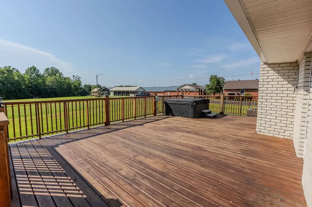1106 S Chancery Street Mcminnville TN 37110