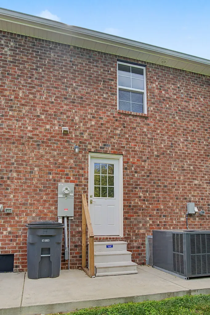 907F Freeman Street Lafayette TN 37083