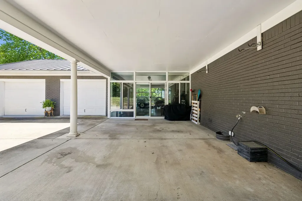 8016 Cloverland Drive Nashville TN 37211