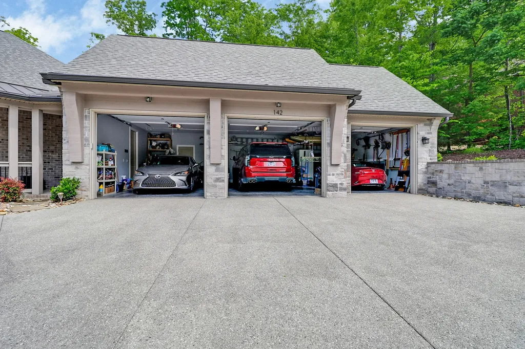 142 Pineridge Loop Crossville TN 38558
