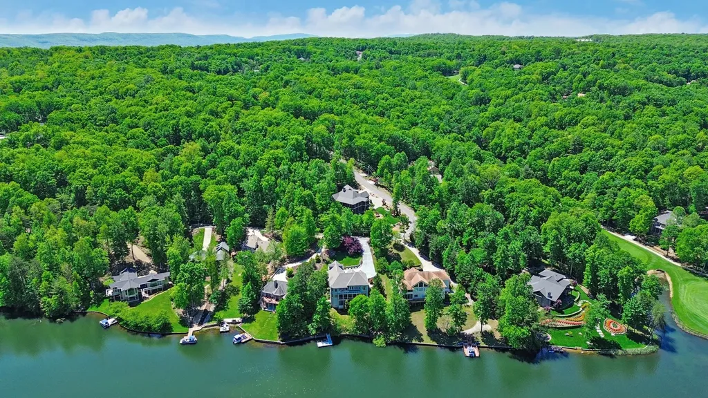 142 Pineridge Loop Crossville TN 38558