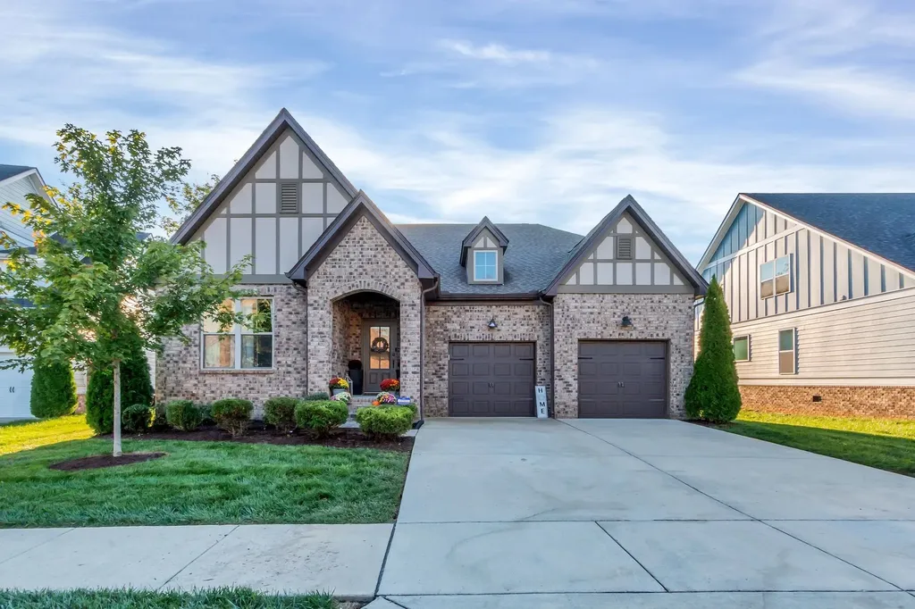 2753 Cloister Lane Thompsons Station TN 37179