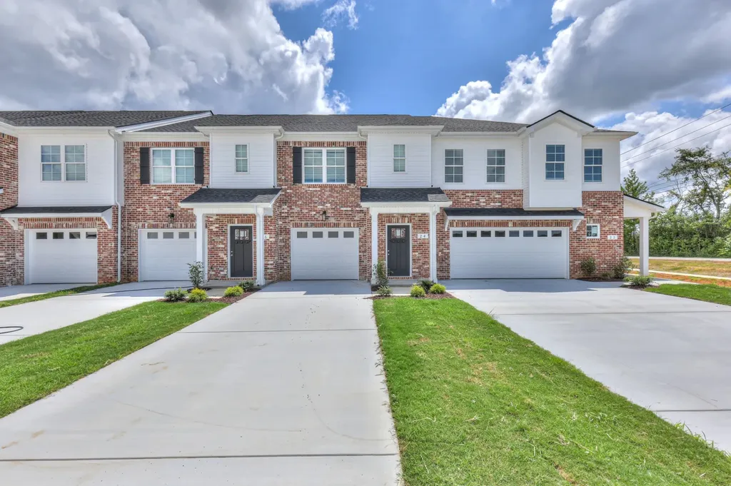 33 Hardwood Road Tullahoma TN 37388