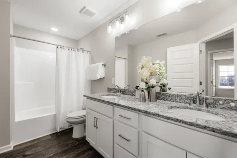 33 Hardwood Road Tullahoma TN 37388