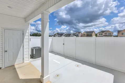 33 Hardwood Road Tullahoma TN 37388