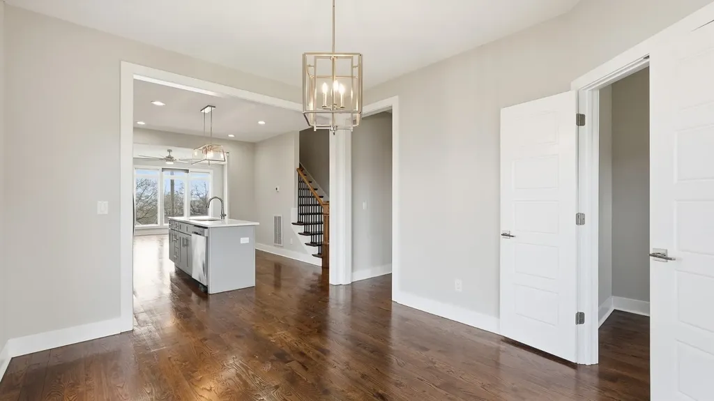 1263 N Avondale Circle Nashville TN 37207