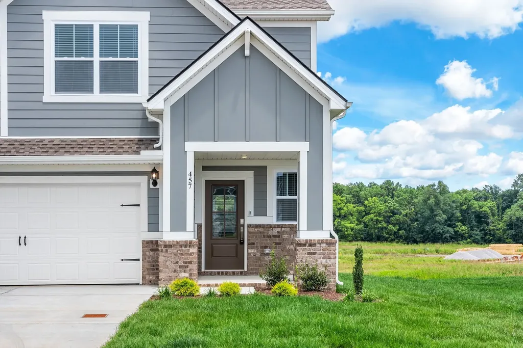457 Perthshire Loop Clarksville TN 37043
