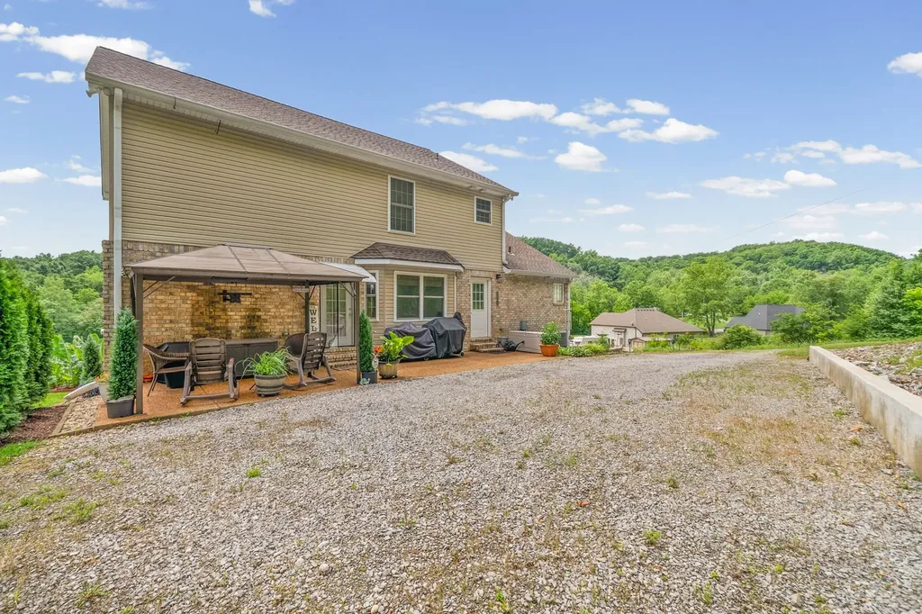 590A Lindsey Hollow Road Gallatin TN 37066