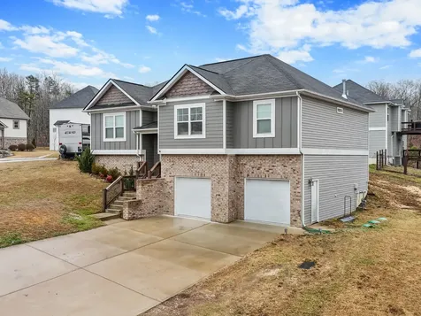 6864 Steep Hill Ooltewah TN 37363