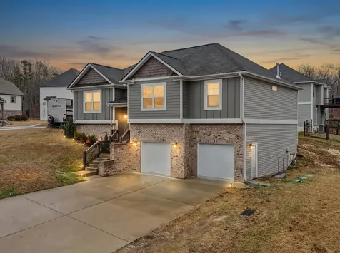 6864 Steep Hill Ooltewah TN 37363