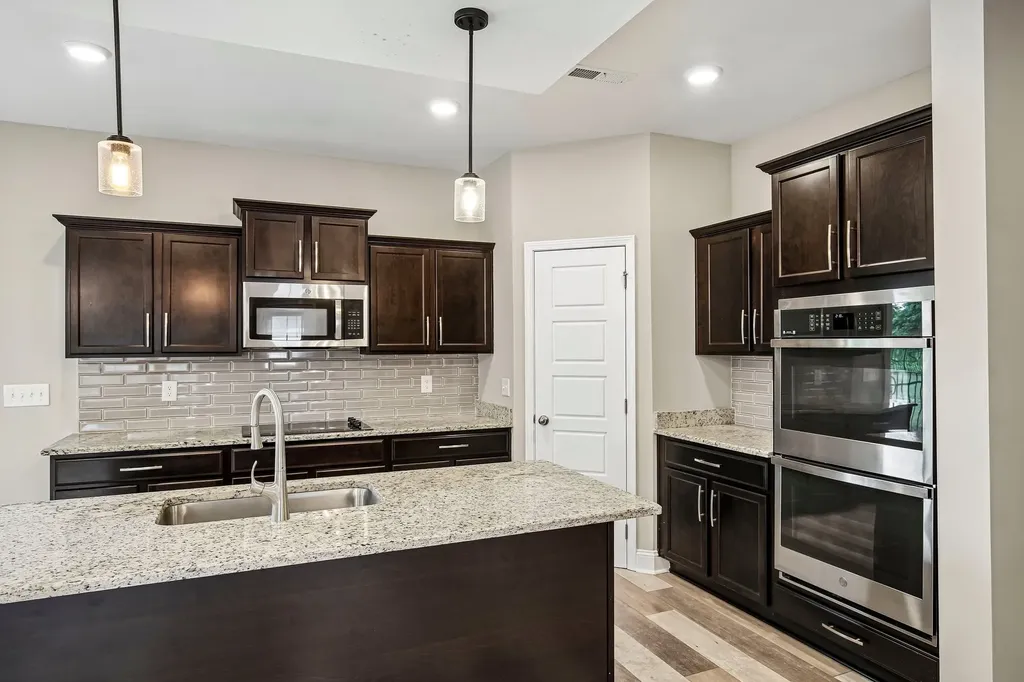 4042 Fort Sumter Drive Clarksville TN 37042