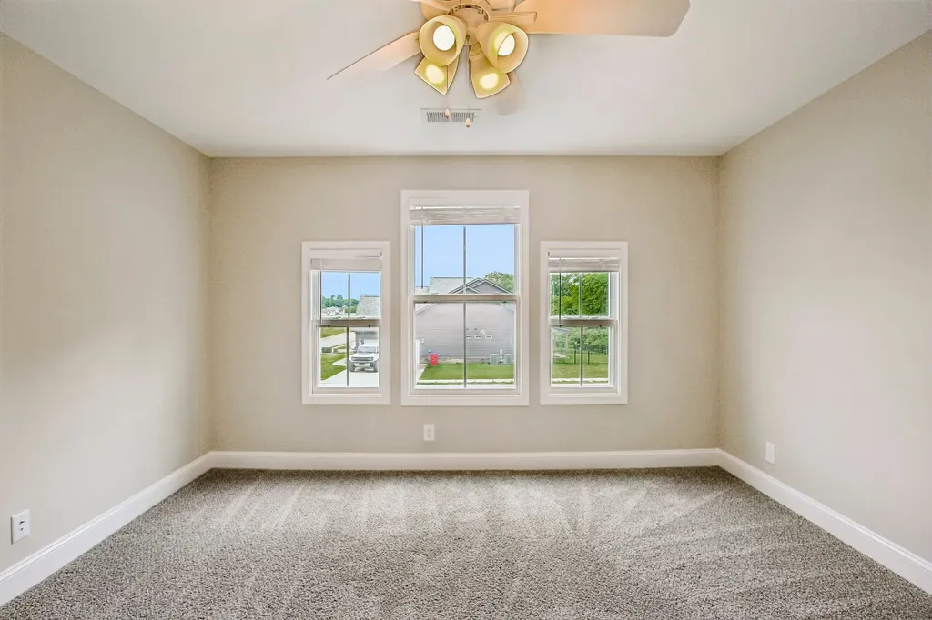 4042 Fort Sumter Drive Clarksville TN 37042