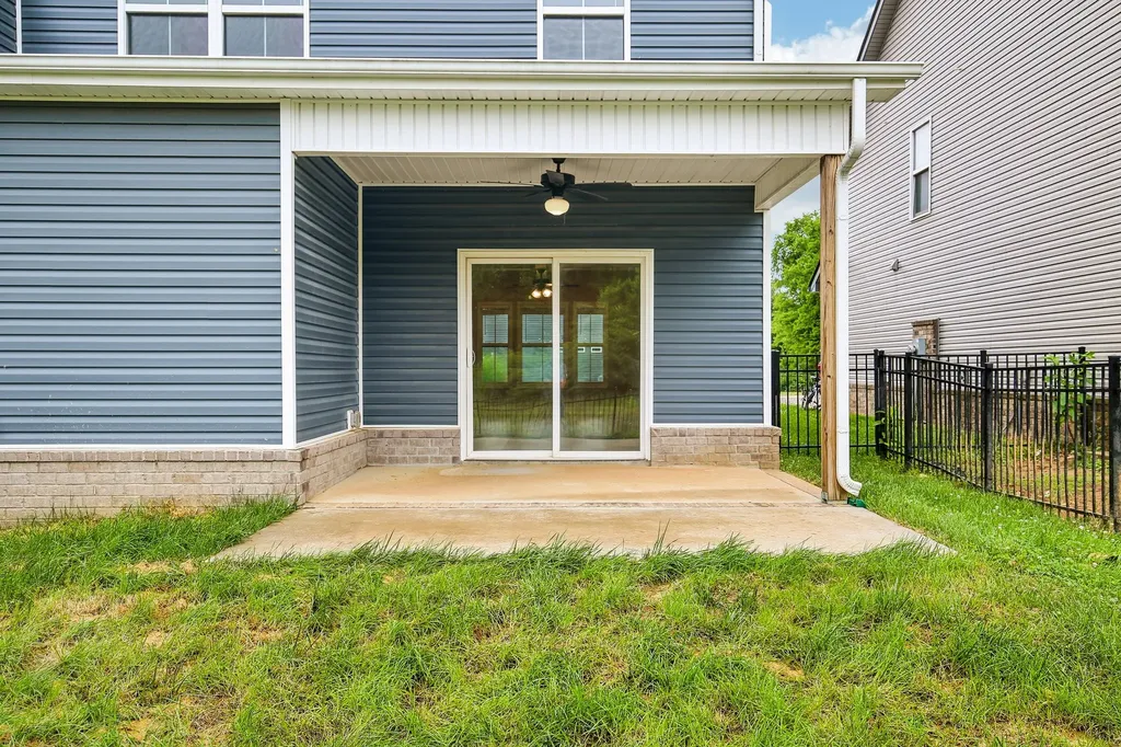 4042 Fort Sumter Drive Clarksville TN 37042
