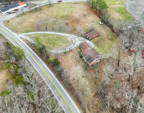 2861 Highway 48 Cunningham TN 37052