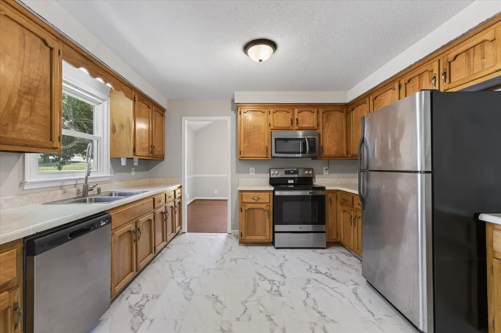 1753 Broadripple Drive Clarksville TN 37042