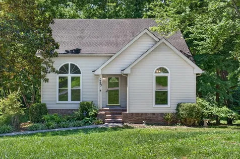 1753 Broadripple Drive Clarksville TN 37042