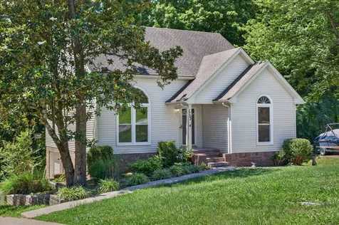 1753 Broadripple Drive Clarksville TN 37042