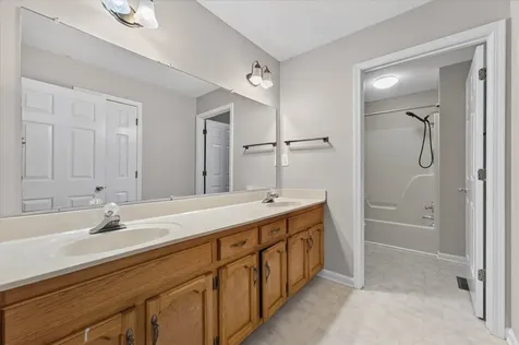 1753 Broadripple Drive Clarksville TN 37042