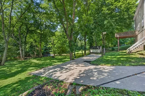 1753 Broadripple Drive Clarksville TN 37042