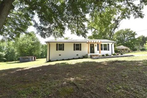 41 Peppertown Road Loretto TN 38469