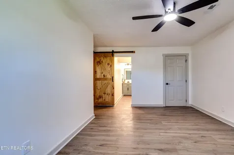 4304 NW Strolling Road Knoxville TN 37912