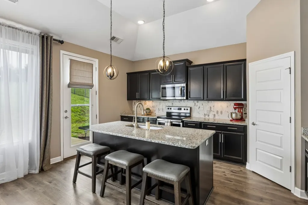 2702 Nottingham Drive Columbia TN 38401