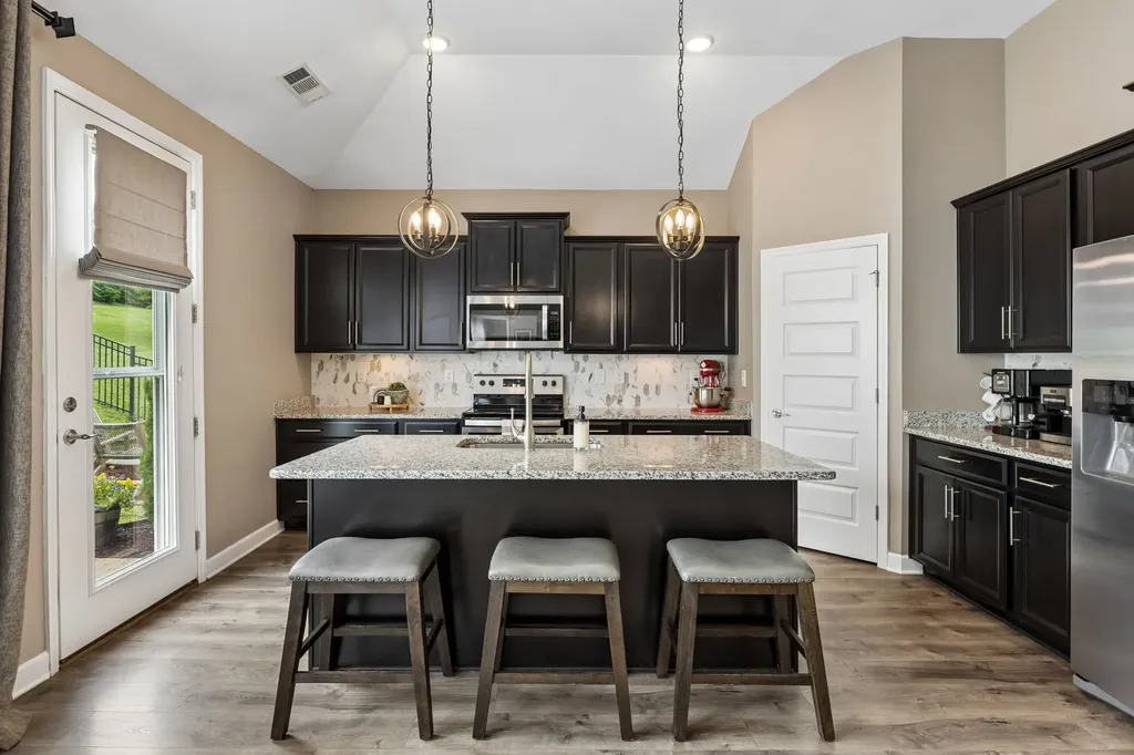 2702 Nottingham Drive Columbia TN 38401