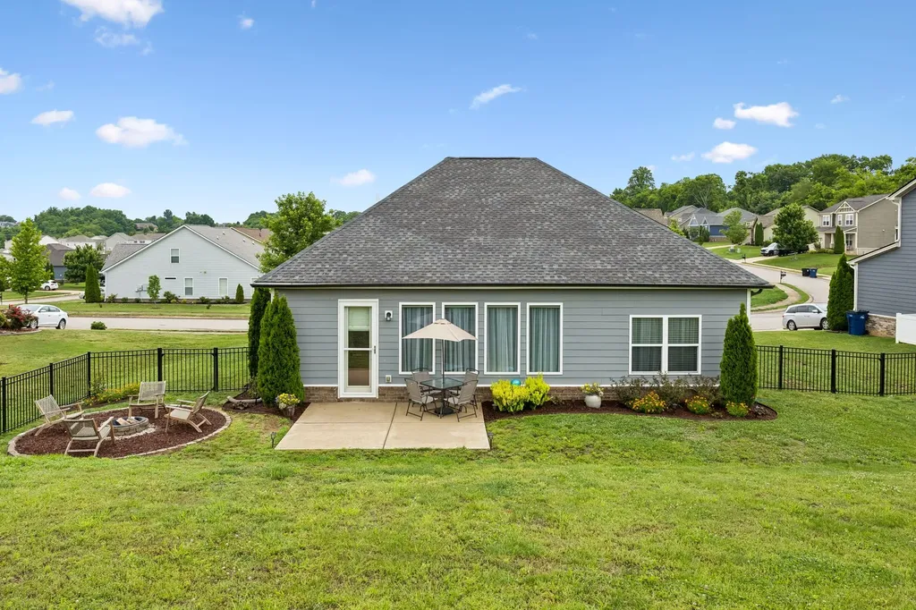 2702 Nottingham Drive Columbia TN 38401
