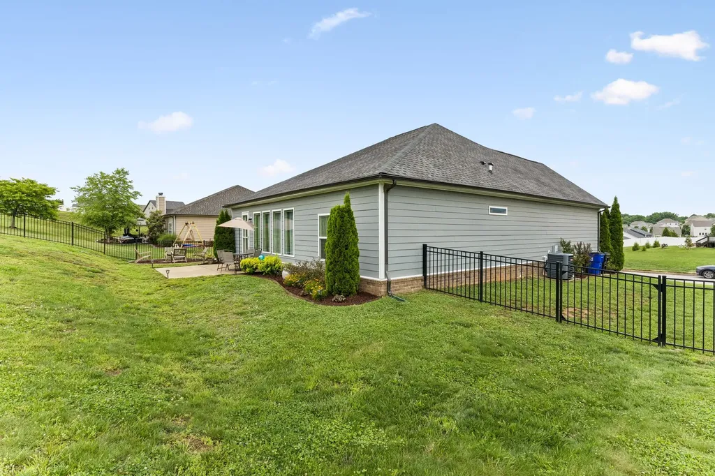 2702 Nottingham Drive Columbia TN 38401