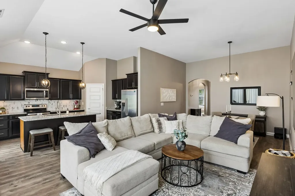 2702 Nottingham Drive Columbia TN 38401