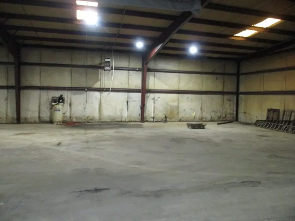1126 Old Highway 109, N Gallatin TN 37066