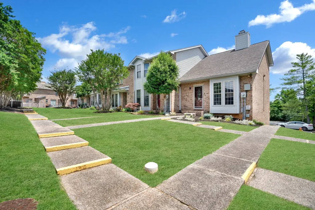12 Magnolia Square Clarksville TN 37043