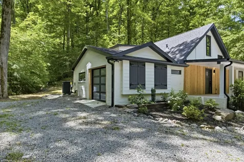 1032 Paint Pony Trail Pegram TN 37143