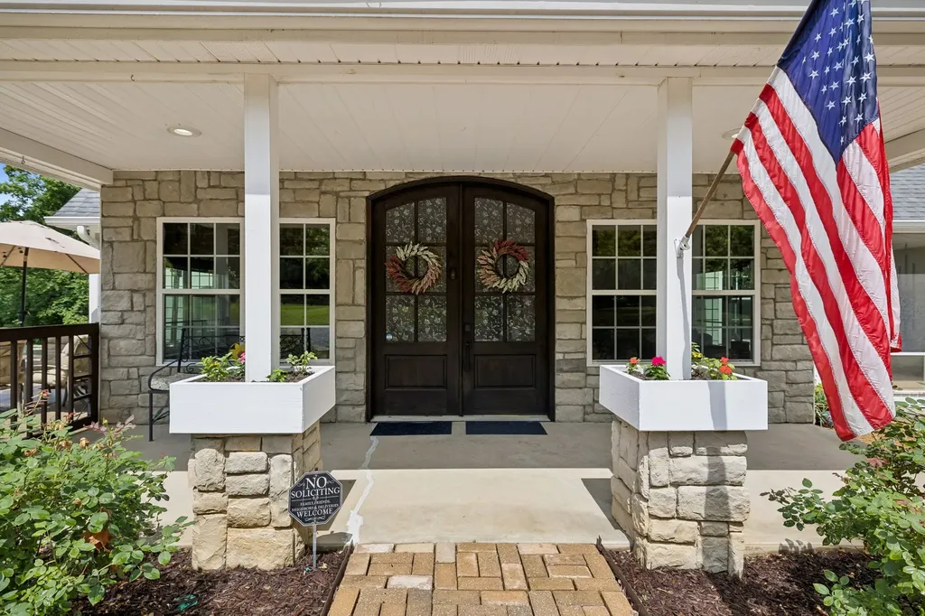 7916 E Plunders Creek Road Dickson TN 37055