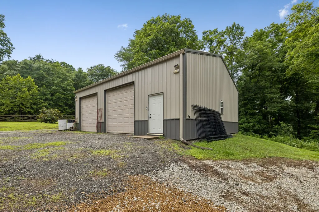 7916 E Plunders Creek Road Dickson TN 37055