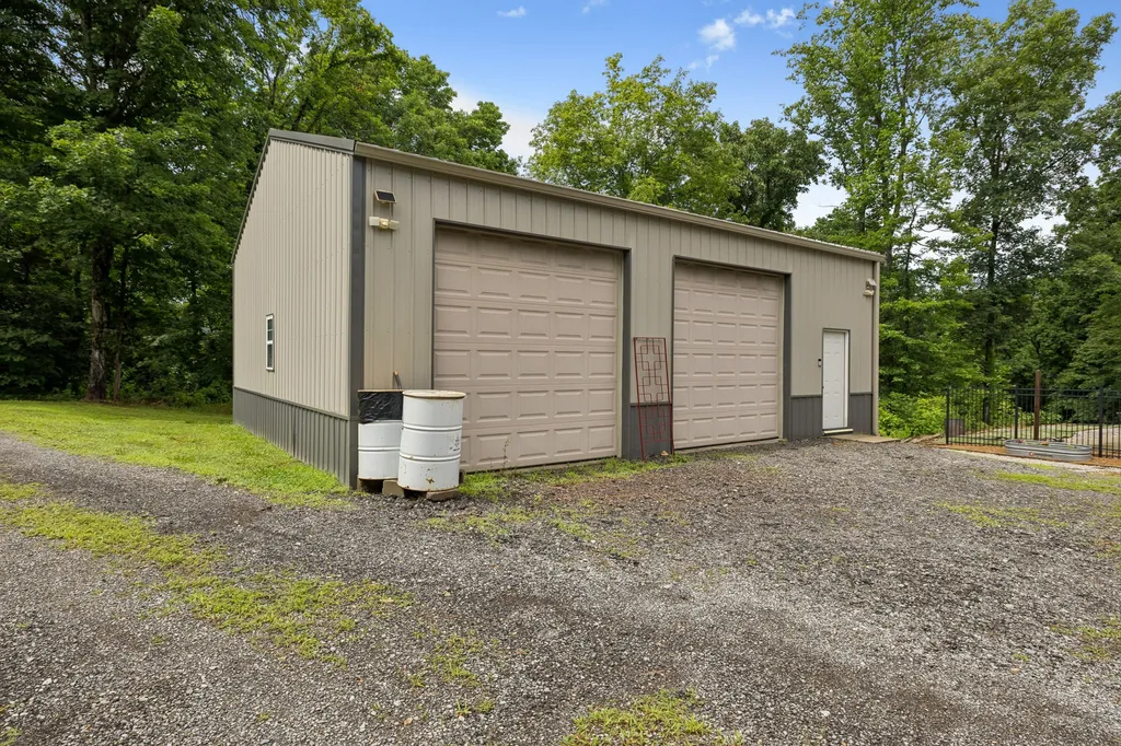 7916 E Plunders Creek Road Dickson TN 37055