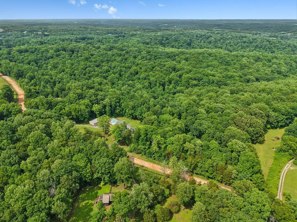 7916 E Plunders Creek Road Dickson TN 37055