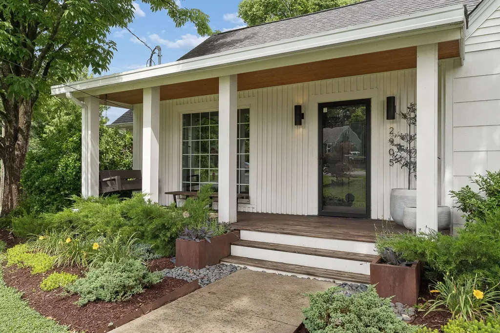 2905 Dobbs Avenue Nashville TN 37211