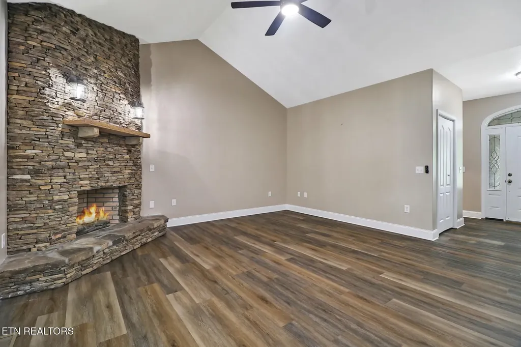 809 Buffalo Trail Clarkrange TN 38553